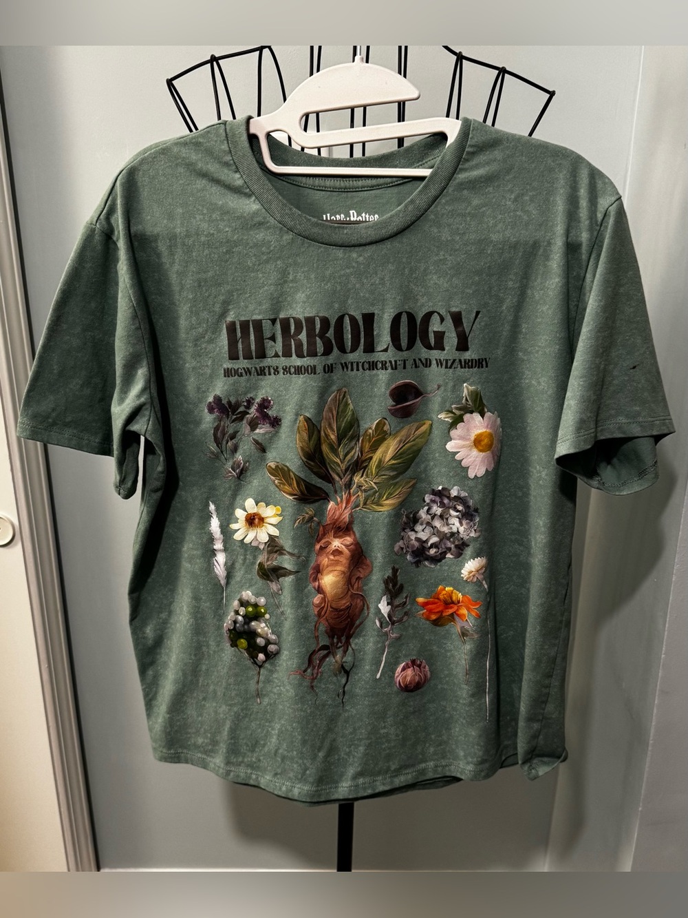 Herbology Harry Potter Large L short sleeve t shirt Green mineral wash FLAW